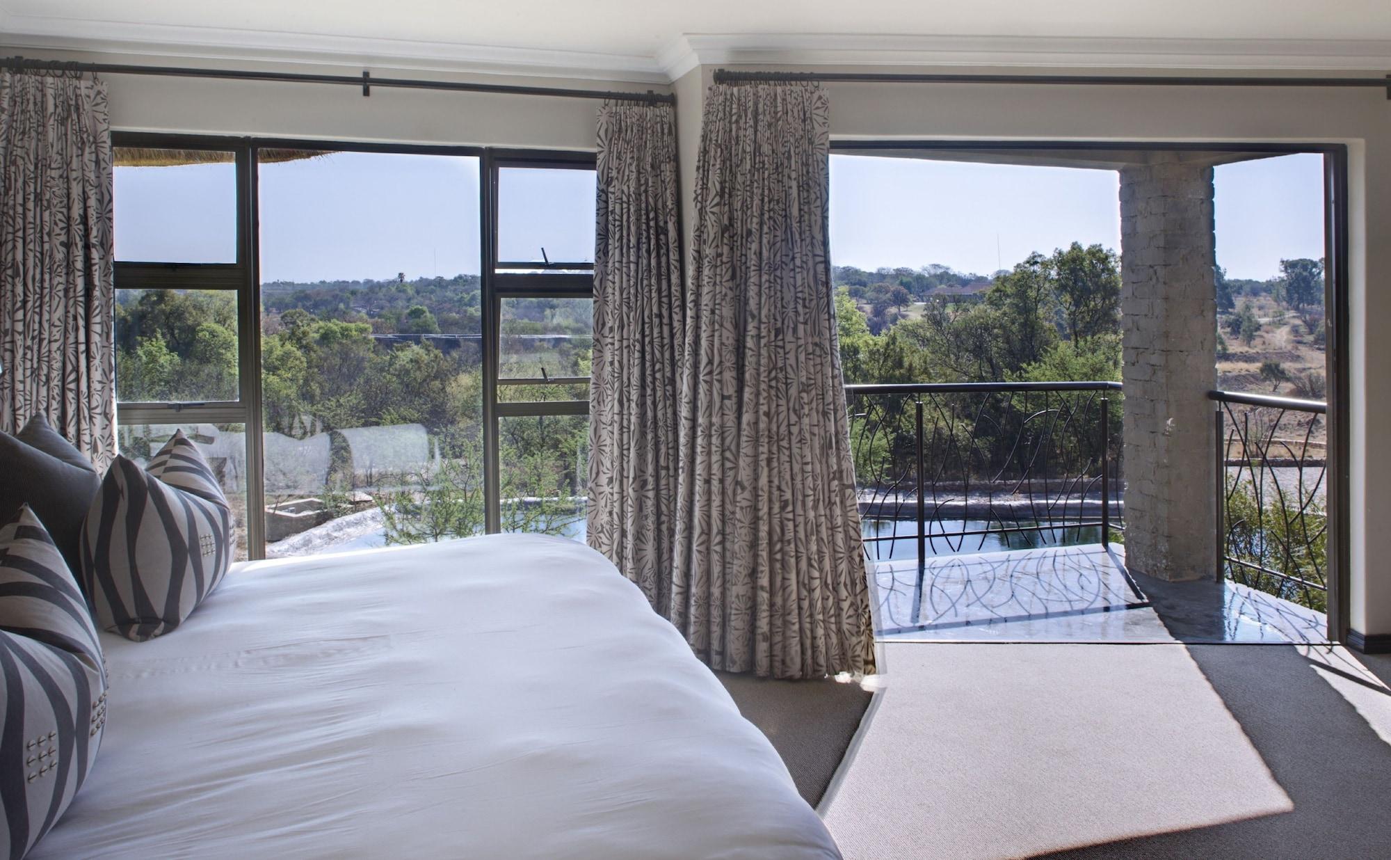 The Blades Hotel 4*